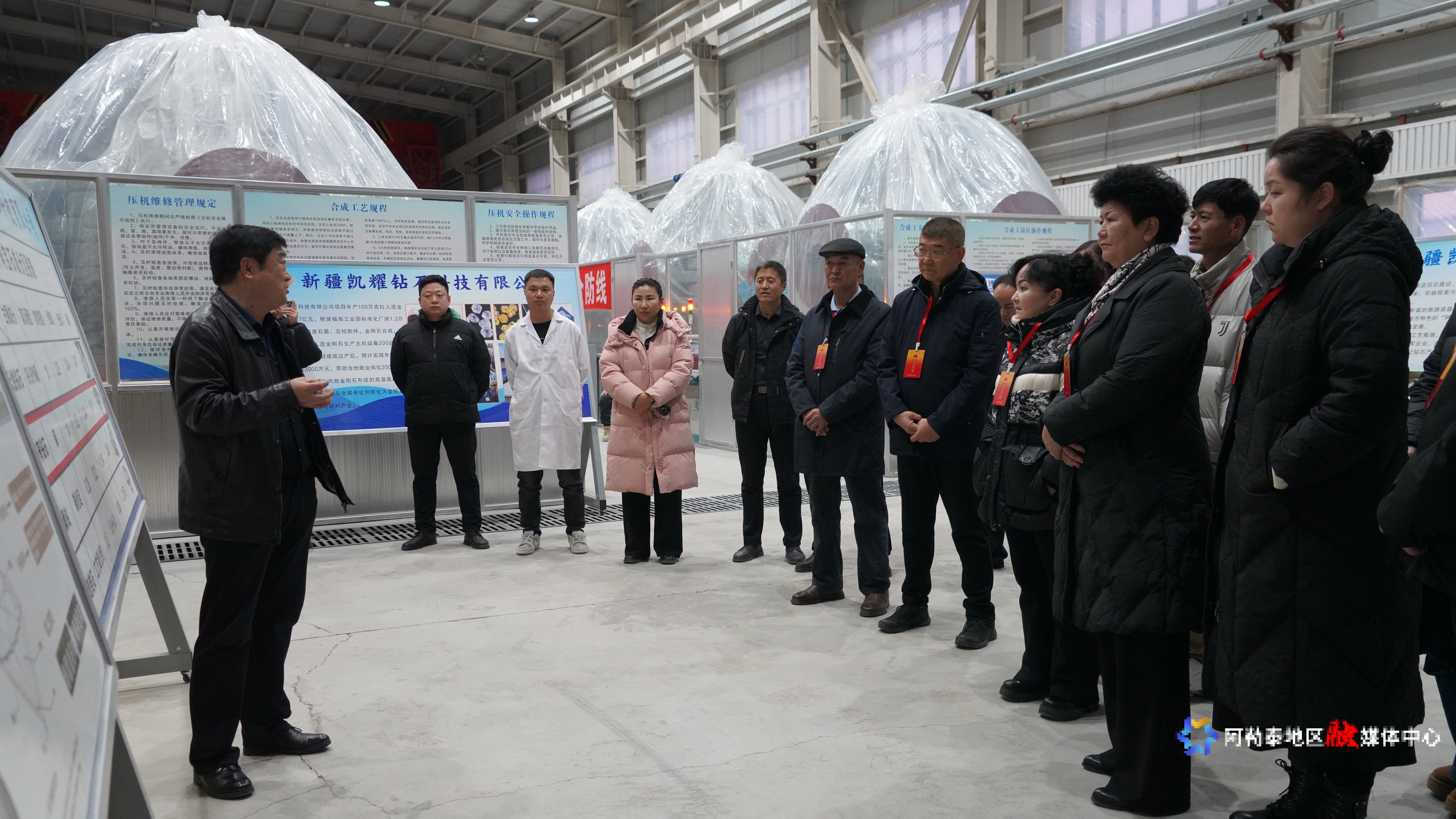 mmexport1764393368399